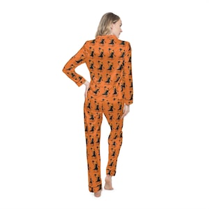 Women&#39;s Satin Halloween Pajama Set: Pumpkin Print PJs