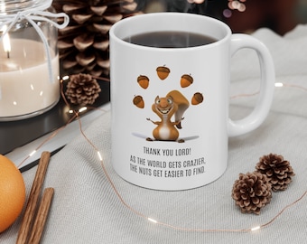 Grappige eekhoornmok. Leuke keramische cartoonkoffiekop in wit. Maat 11 ounce. Cadeau voor minder dan twintig dollar.