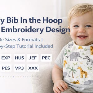 Pode incluir: Um bebê usando um babador com estampa de animais da selva, incluindo elefantes, girafas e zebras. O texto "Baby Bib In the Hoop ITH Embroidery Design" indica um design de bordado. O design oferece vários tamanhos e formatos.