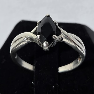 Vintage Sterling Silver Onyx Ring