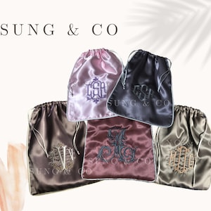 Satin Lingerie Bag/Bridesmaids Gifts/Lingerie Travel Bag/Bride&#39;s Lingerie Bag/Wedding Shower Gift/Custom Lingerie Bag/Personalized Bag/Gift