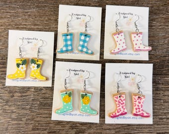 Pendientes de bota de lluvia con diseño floral primaveral en forma de galleta de azúcar. Joyería hecha a mano de arcilla polimérica, súper ligeros, un lindo regalo para la primavera.