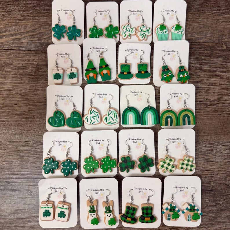 Örhängen i polymerlera, lyckobringande örhängen i grönrutigt shamrocks, kakörhängen, irländska gröna ombrehattar, muffinsörhängen bild 1