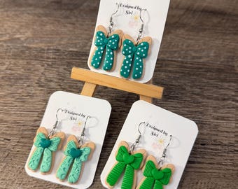 Örhängen i gröna nyanser med rosett, superlätta sockerkakformade örhängen med rostfri ståltråd, perfekta som St. Patricks dag-present till tjejer