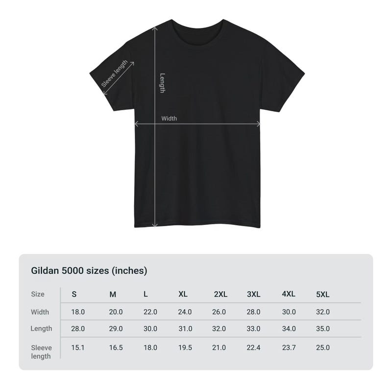 Pu&ograve; includere: T-shirt nera con misure di larghezza, lunghezza e lunghezza manica. Le taglie Gildan 5000 sono indicate in pollici, dalla S alla 5XL. La larghezza varia da 45,7 a 81,3 cm, la lunghezza da 71,1 a 88,9 cm e la lunghezza manica da 38,4 a 63,5 cm.