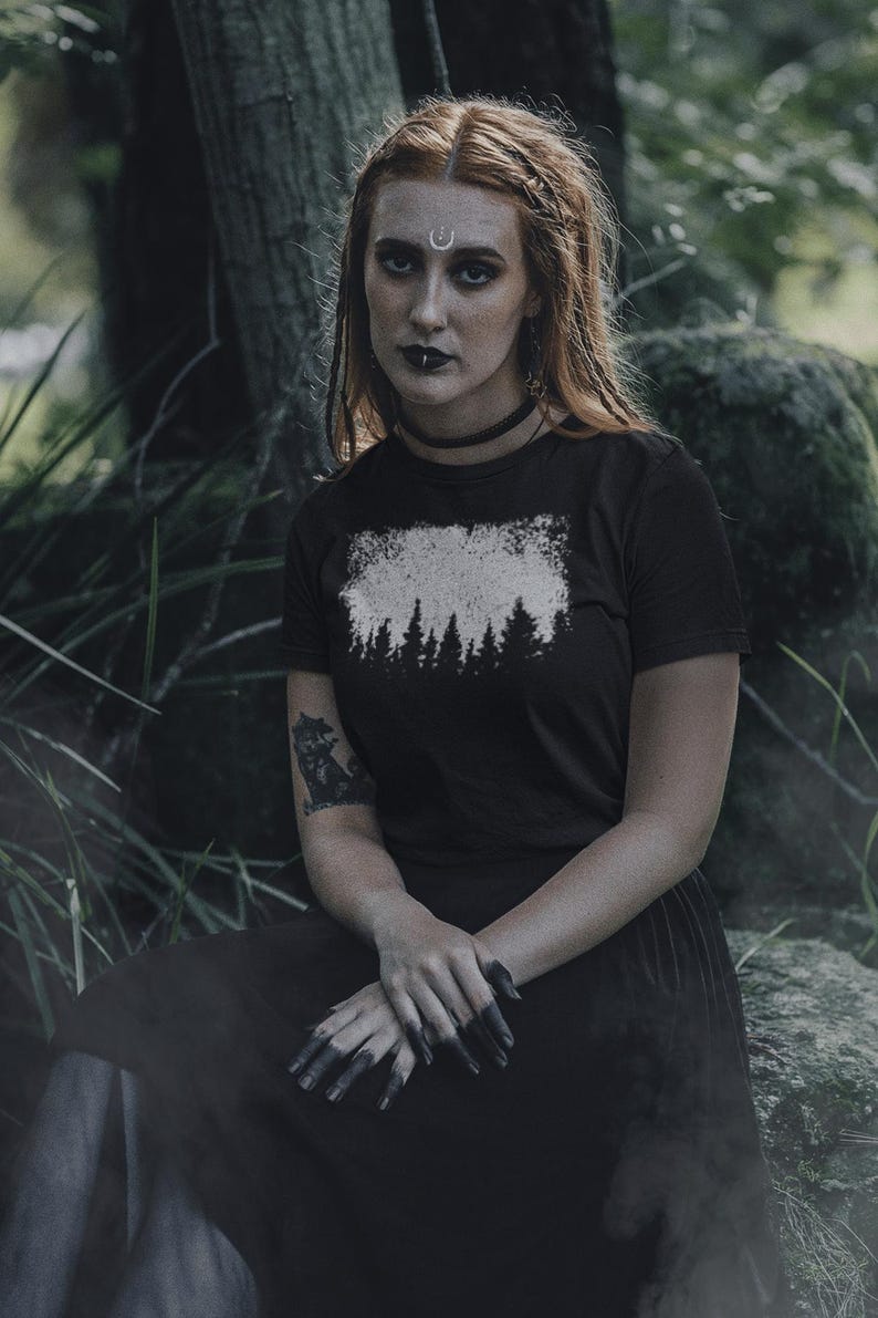 Camiseta Bosque Oscuro: Adoración pagana a la naturaleza, Bosque brumoso imagen 3