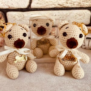 Portachiavi orsetto all'uncinetto, portachiavi orsetto di peluche personalizzato, primo compleanno orsetto, regalo di compleanno orsetto, bomboniera orsetto