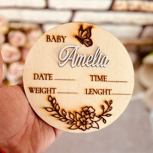 Personalisierte hölzerne Baby Mädchen Geburtskarte, individuelles Baby Namensschild, hölzerne Geburtsdaten Plakette, Neugeborenen Ankündigung Geschenk, Andenken für Eltern