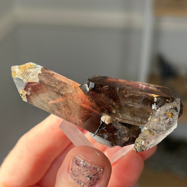 Malawi smoky quartz twin DTs, double terminated stacked crystals, highly lustrous and clear, aegirine, gradient smoky to clear