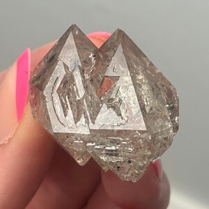 Stunning Herkimer Diamond quartz, skeletal formations, full floater, rainbows, carbon inclusions, nice clarity, unique etched formation