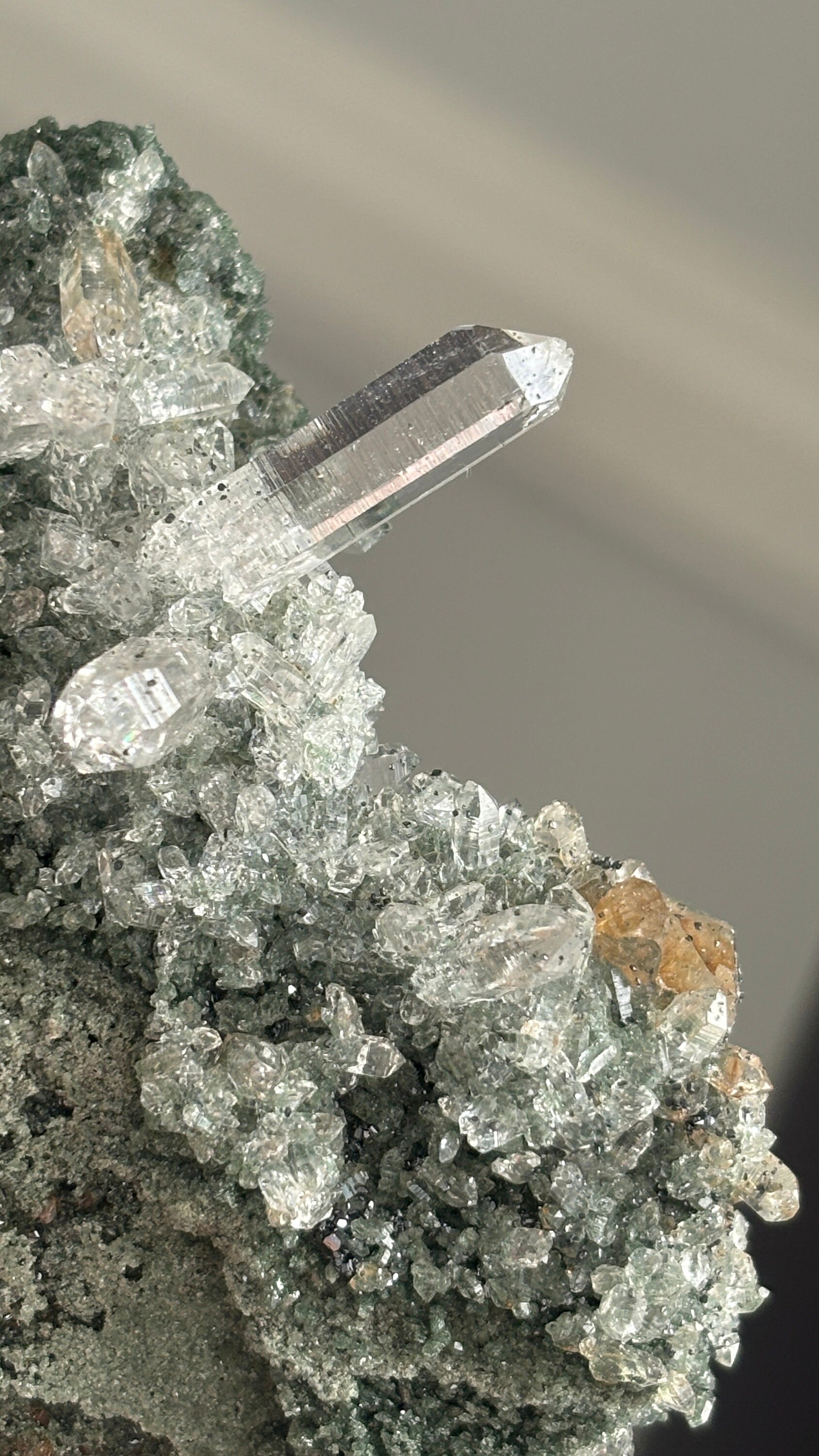 Unique Himalayan Quartz, Extra Glassy Over a Sparkly Chlorite Bed ...