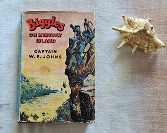 Biggles on Mystery Island by WE Johns || First Edition 1958