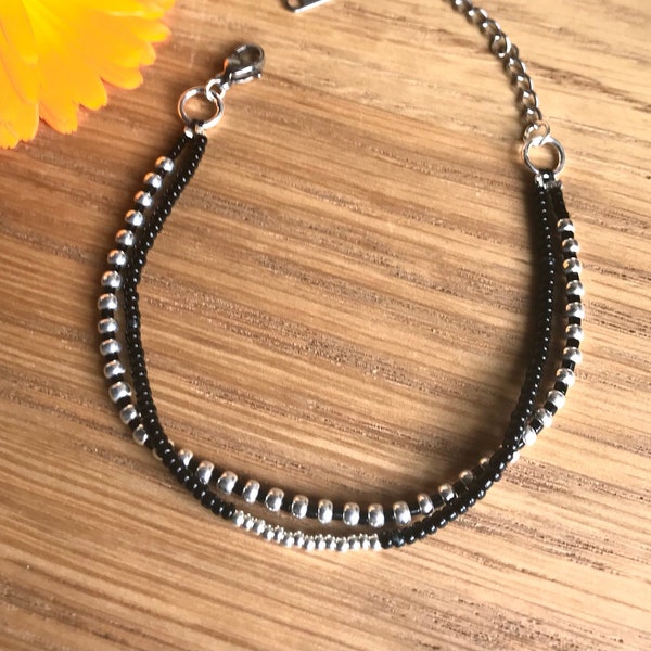 Bracelet double rang en perles, argent et noir - bracelet fait-main avec perles en verre rocailles