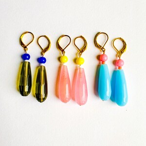 Boucles doreilles pendantes goutte en verre style rétro vintage boucles colorées bijou fait main image 1