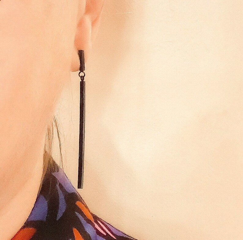 Lange schwarze Ohrhänger minimalistische schwarze Balken Bild 1