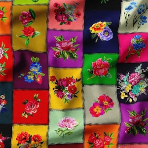 Tessuto patchwork floreale tagliato su misura, tessuto a pannelli, tessuto per tappezzeria con mini quadrati di fiori, tessuto patchwork di fiori colorati con stampa digitale