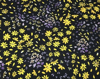 Gelber floraler Polsterstoff, Wiesenblumen Canvas Quilting, schwarzer Stoff