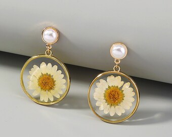 Details about   Lof of 6 Multi Color Dangle Earrings Sea Shell Pearl Flower Cherry Hoop Daisy 