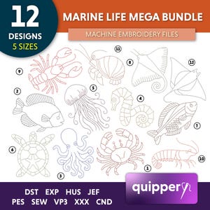 Op de afbeelding: Een set van 12 machine borduurmotieven met verschillende zeedieren, waaronder een kreeft, krab, kwal, zeepaardje, rog, vis, octopus, schildpad en garnaal. De ontwerpen zijn zwart omlijnd en verkrijgbaar in 5 maten. De tekst "12 Designs 5 Sizes" en "Marine Life Mega Bundle" staat bovenaan de afbeelding. De tekst "Machine Embroidery Files" staat onder de titel. De tekst "DST EXP HUS JEF PES SEW VP3 XXX CND" staat onderaan de afbeelding.