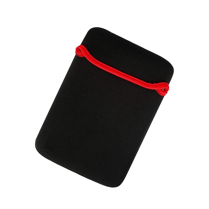 Puede incluir: Funda para port&aacute;til negra con un tirador de cremallera rojo.