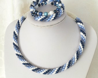 Blauwe gedraaide spiraalset, sieradenset, armband, ketting, handgemaakte sieraden, damessieradenset