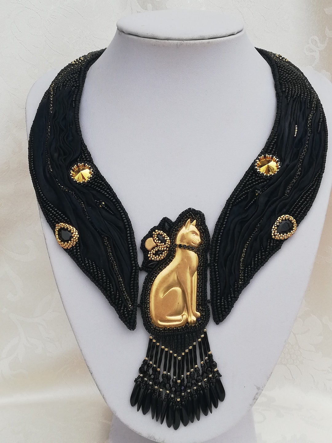 SUNSET SHADOWS CHARM NECK, NOIR