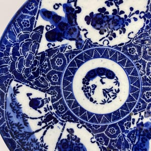 RARE Antique Japanese IMARI Ware Plate – Hand-Painted 1900s Porcelain – Collectible Asian Art