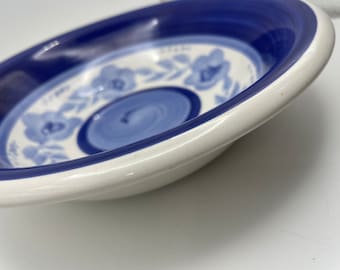 希少なアンティークの日本の伊万里焼皿 – 手描きの 1900 年代の磁器