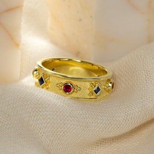 Gold Band Ring with Rubies and Sapphires