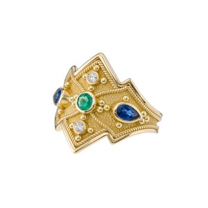 Byzantijnse gouden ring met veelkleurige edelstenen
