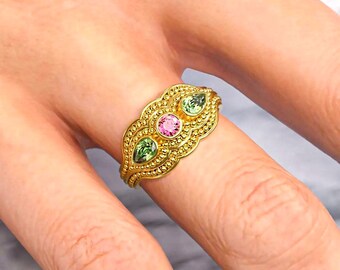 Byzantinischer Goldring mit Pink Turmalin Peridot und Granulationen