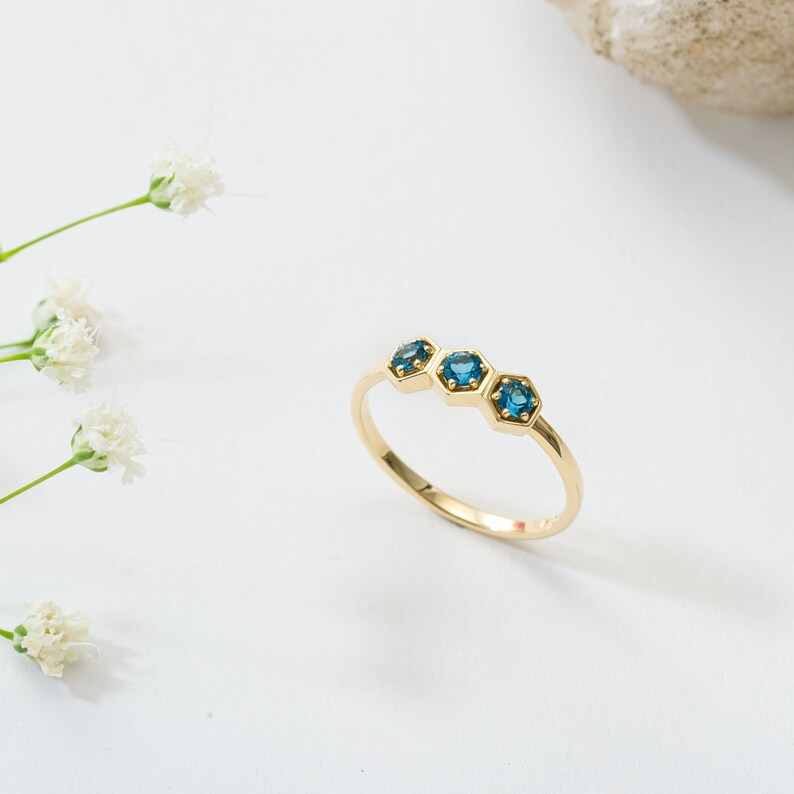 Gold Ring with London Topaz Honeycomb 画像 5