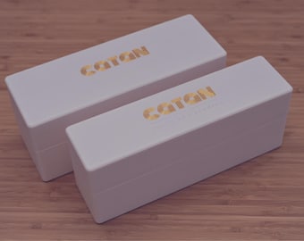 Caja de almacenamiento Catan para soportes magnéticos de fichas: organizador multifuncional personalizado de dos piezas.