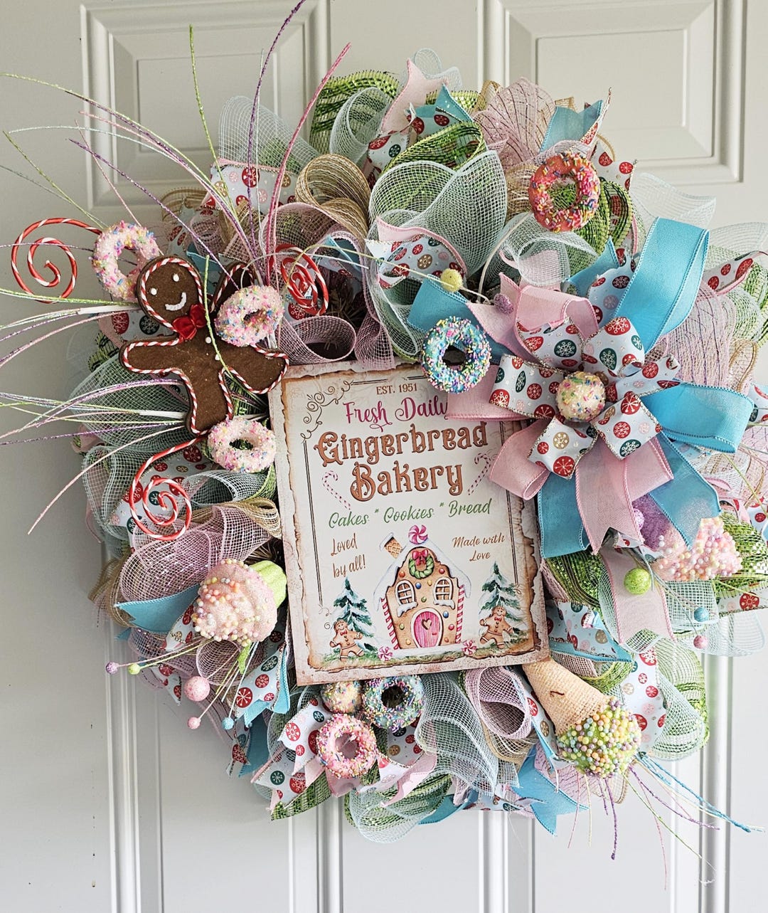 Gingerbread Bakery Christmas Wreath, Candy Cane Holiday Decor - Etsy