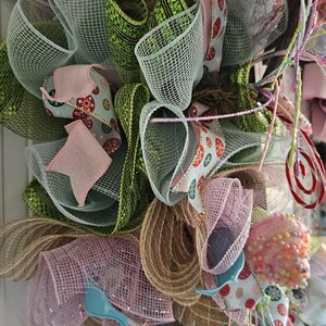 Gingerbread Bakery Christmas Wreath, Candy Cane Holiday Decor - Etsy
