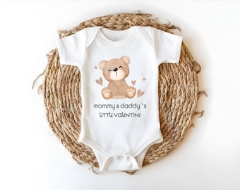 Diseño de osito de peluche para San Valentín, archivo PNG del pequeño San Valentín de mamá y papá, descarga instantánea