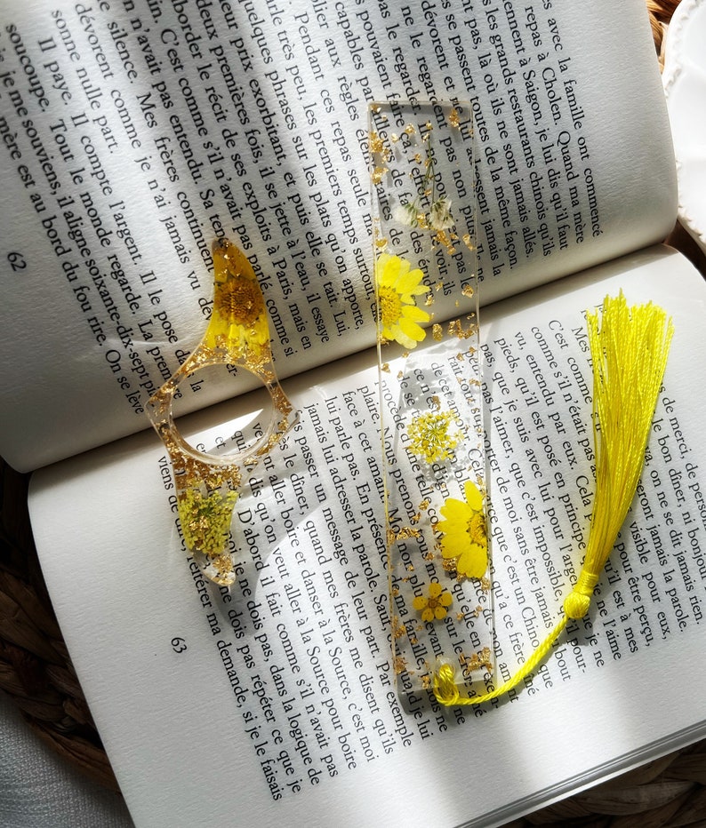 Resin bookmark and reading ring lot with customizable dried flowers image 7