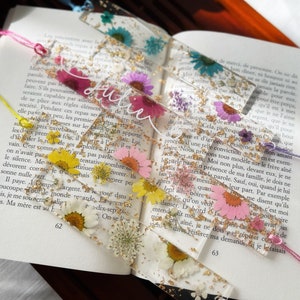 Resin bookmark with dried flowers Bild 8