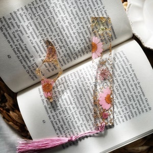 Resin bookmark and reading ring lot with customizable dried flowers image 5