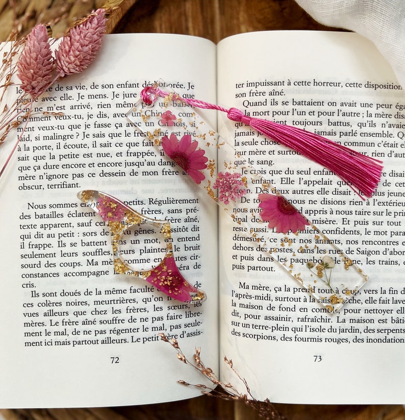 Resin bookmark and reading ring lot with customizable dried flowers image 1