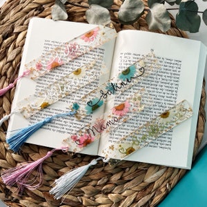 Marque page personnalisé en résine avec fleurs séchées - Fait main en France - Cadeau femme maman grand-mère maîtresse nounou copine Noël