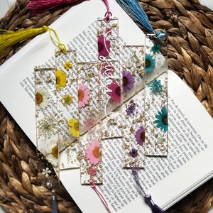 Resin bookmark and reading ring lot with customizable dried flowers image 3