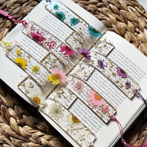 Resin bookmark with dried flowers Bild 3