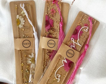 Resin bookmark with dried flowers