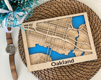 PLAN 3D DE LA VILLE D'Oakland. N'importe quelle ville découpée/gravée dans du bois, carte en bois personnalisée. Plan de la ville en bois. Art en bois. Cadeau déco, carte murale
