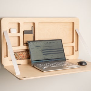Schwebender Murphy-Schreibtisch aus Sperrholz: Platzsparende moderne Eleganz. Bild 1