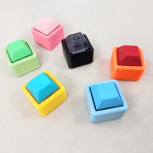 Click Brick Lite Single Key Switch Fidget Toy