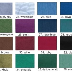 Pode incluir: Uma carta de cores que mostra 16 amostras de tecido diferentes. As amostras est&atilde;o dispostas em quatro filas de quatro. As cores incluem c&eacute;u poeirento, branco/azul, azul, azul real, grama verde, ameixa, azul marinho, turquesa, marrom, vinho, rubi, preto, c&aacute;qui, esmeralda, esmeralda escuro e menta.