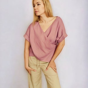 Blusa de lino, top envolvente de lino, top de lino de talla grande, blusa de cuello en V de manga corta, camisa casual para mujer imagen 4