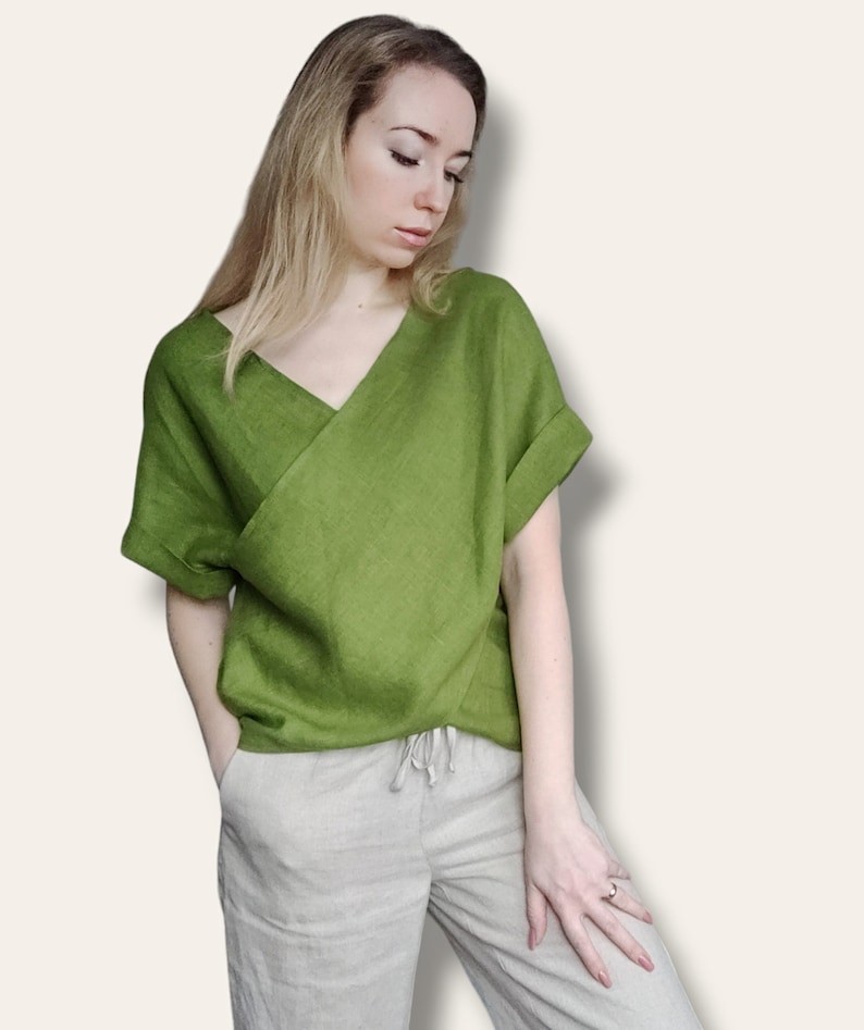 Blusa de lino, top envolvente de lino, top de lino de talla grande, blusa de cuello en V de manga corta, camisa casual para mujer 20. moss green